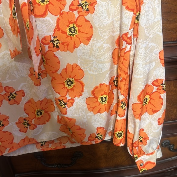 Size 4 orange floral blouse - Picture 3 of 3